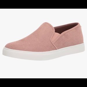 Steve Madden slip ons